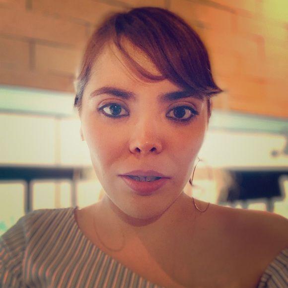 Meet your Posher, Pam - Picture 2 of 3